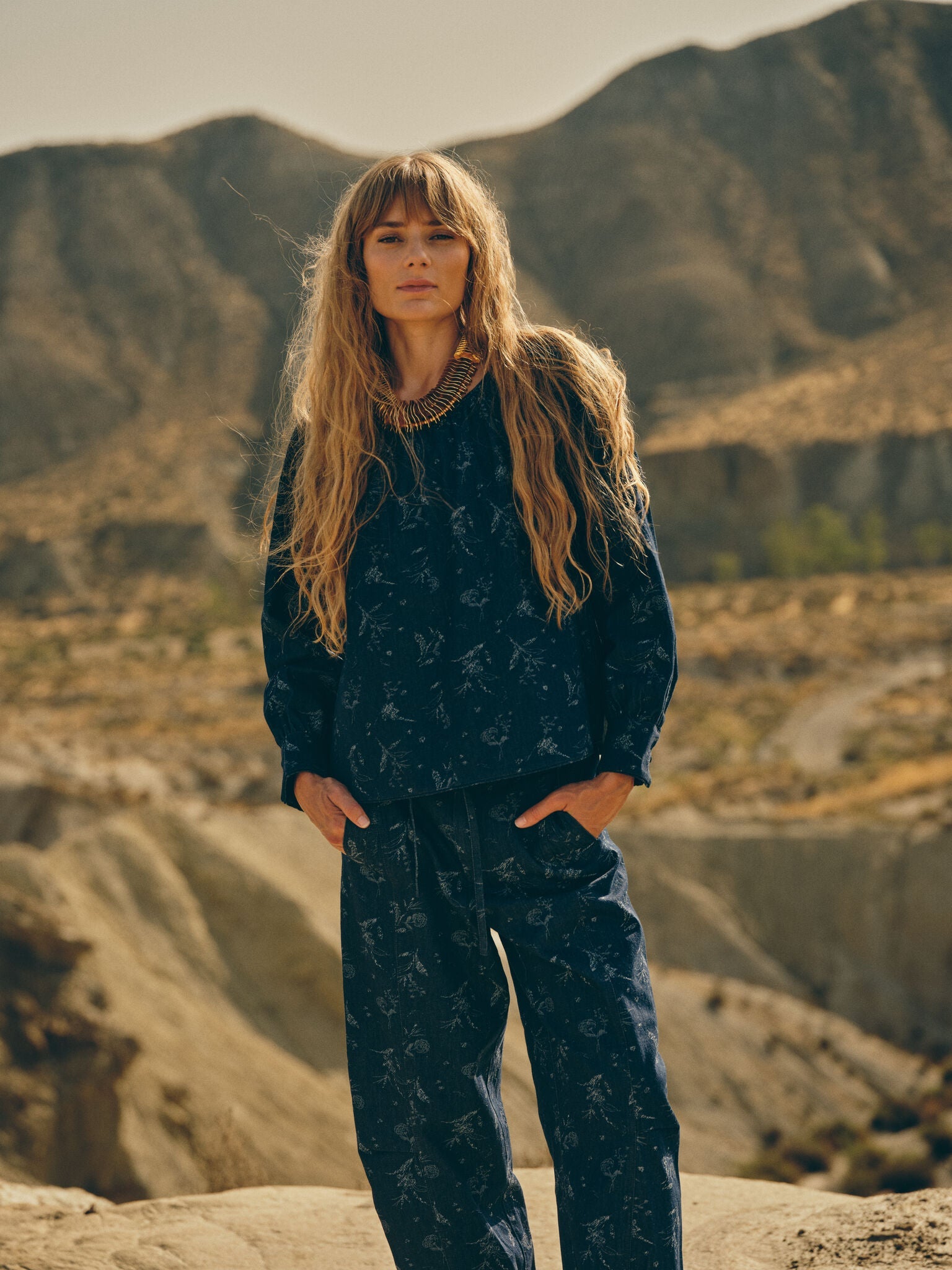 Modelshot / Dark Blue Denim / Detail